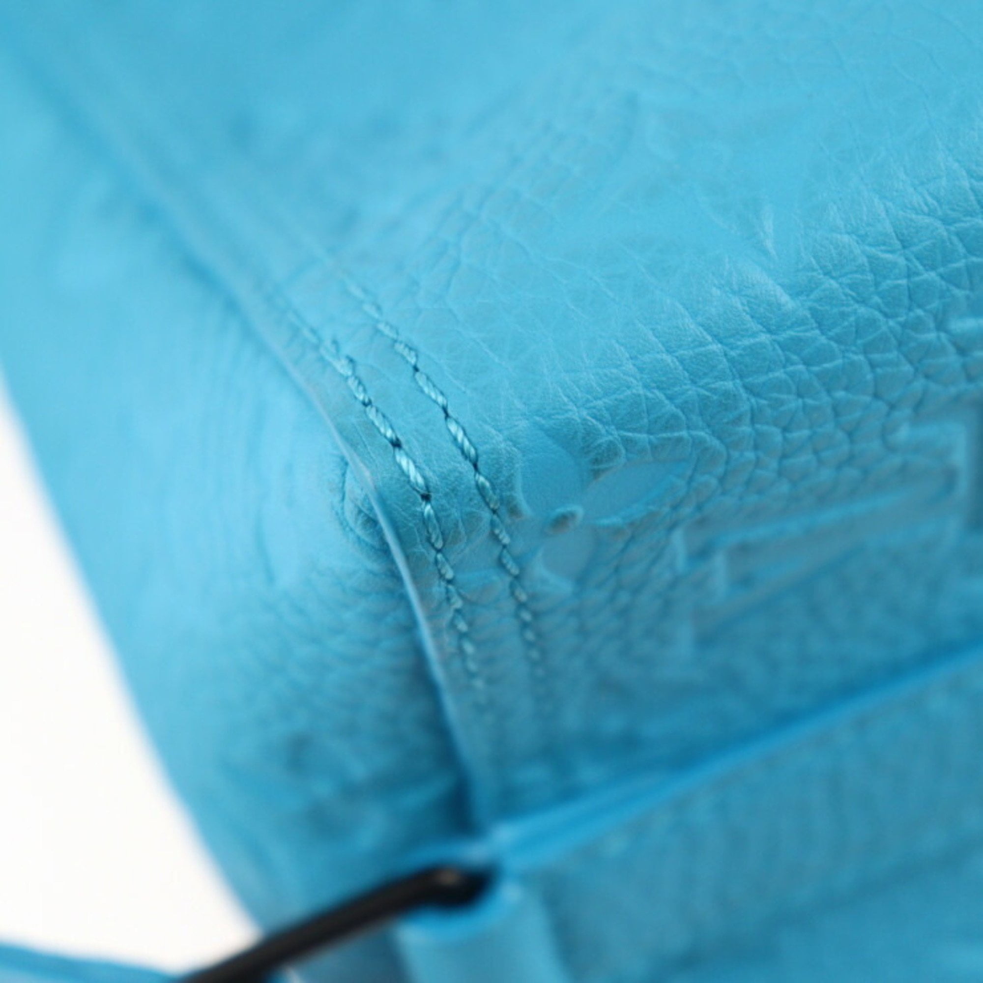 Louis Vuitton Triangle Mesenger Bag Taurillon Monogram Turquoise M55925 –  Luxuria & Co.