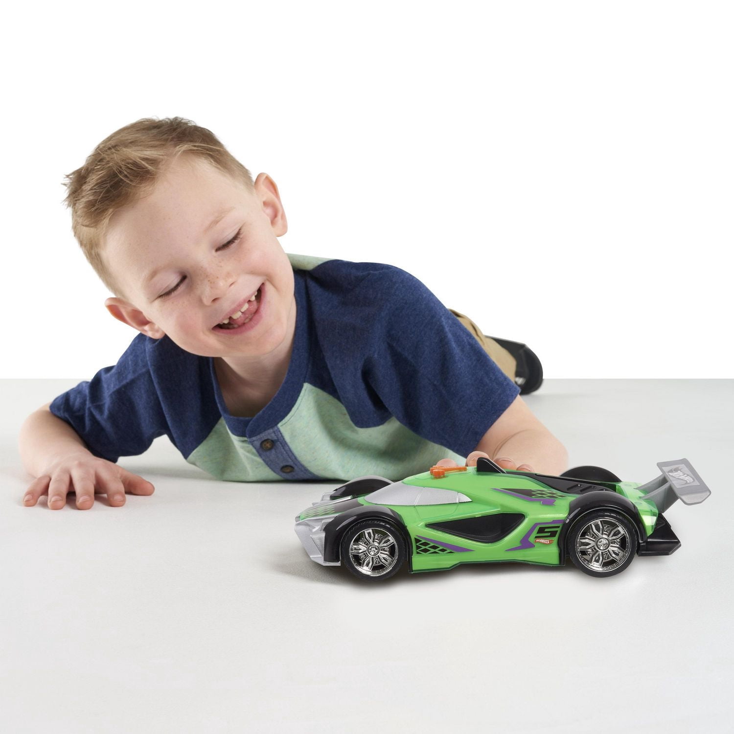 Hot Wheels Color Crashers Mach Speeder Vehicle, 10-Inch Green Motorized Toy Car with Lights and Realistic Racing Sounds
