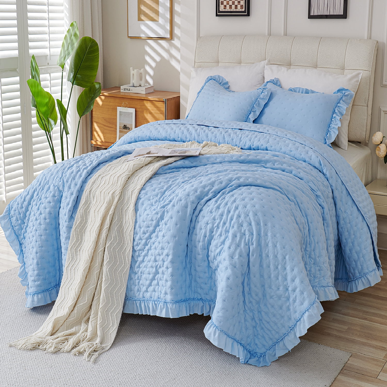 Evenhug 3-Piece Oversized King Quilt Set Soft Ruffled Bedding Set Lightweight Microfiber Ultrasonic Bedspread With Shams Suitable All Season(Blue,116"x102")