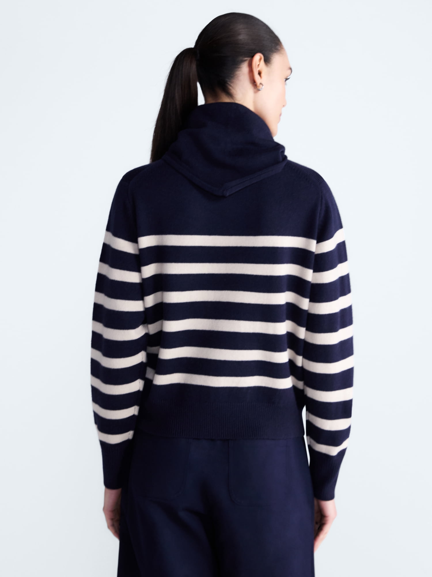 Free Assembly Women's and Women's Plus Cropped Crewneck Sweater with Scarf, Lightweight, Sizes XS-4X