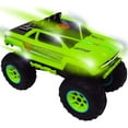 thumbnail image 2 of Camión Monster Truck Motorizado Juguete Glow Racers Maxx Action Verde, 2 of 5
