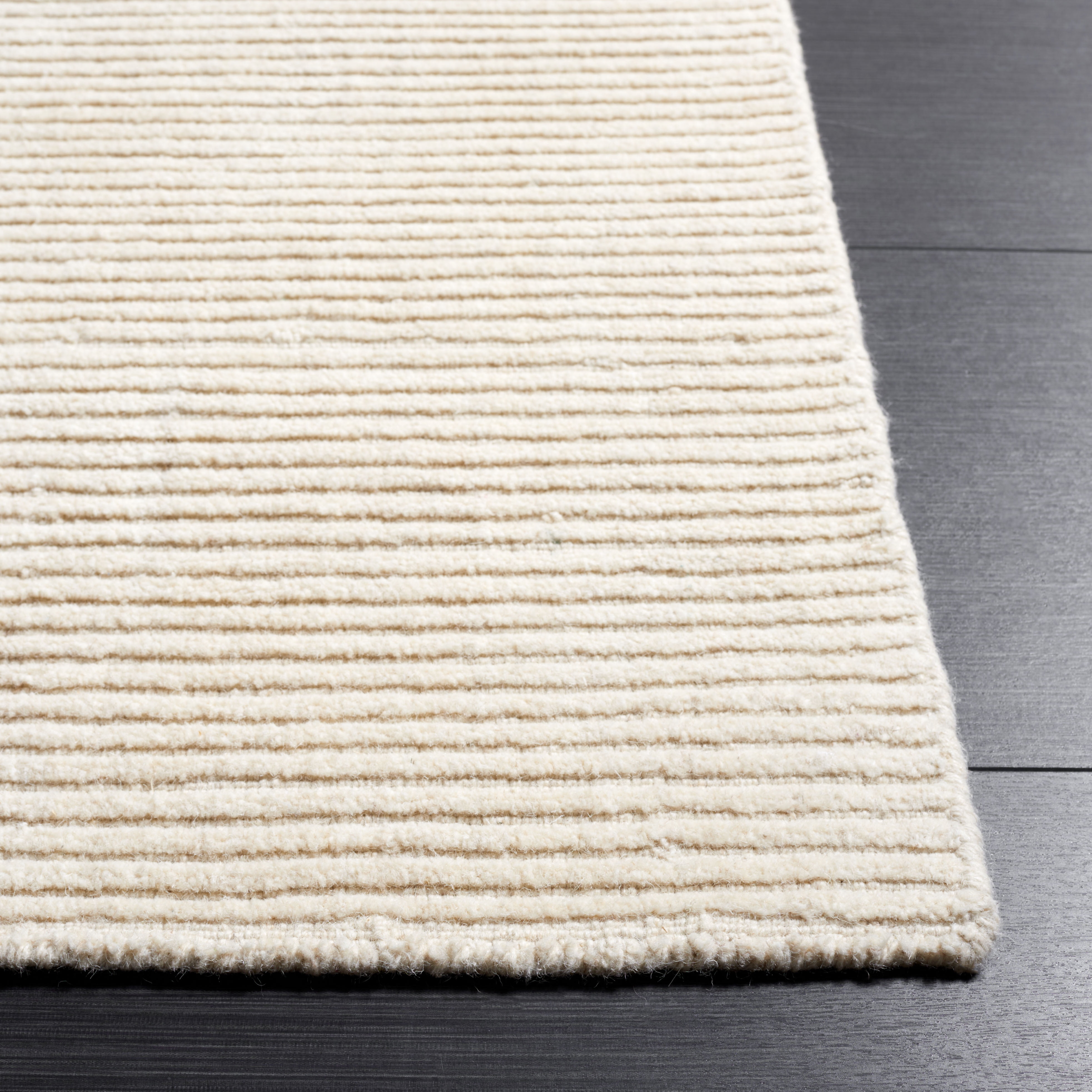 Safavieh Himalaya Hayden Solid Area Rug, Ivory, 5' x 8'