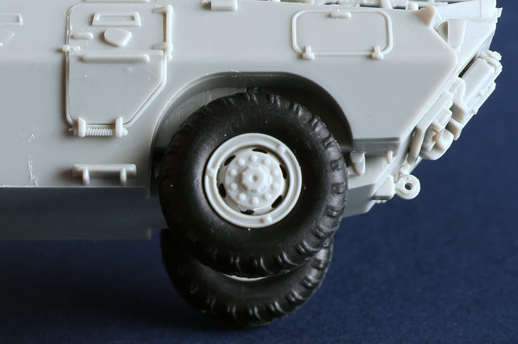 Trumpeter 7440 M706 Commando Armored Car 1/72 Scale Plastic Model Kit