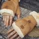 thumbnail image 5 of Sonducket Guantes de imitación para mujer, manoplas acogedoras para invierno, cálidos, sin dedos, , mitones peludos para el frío guantes y mitones Negro, 5 of 6