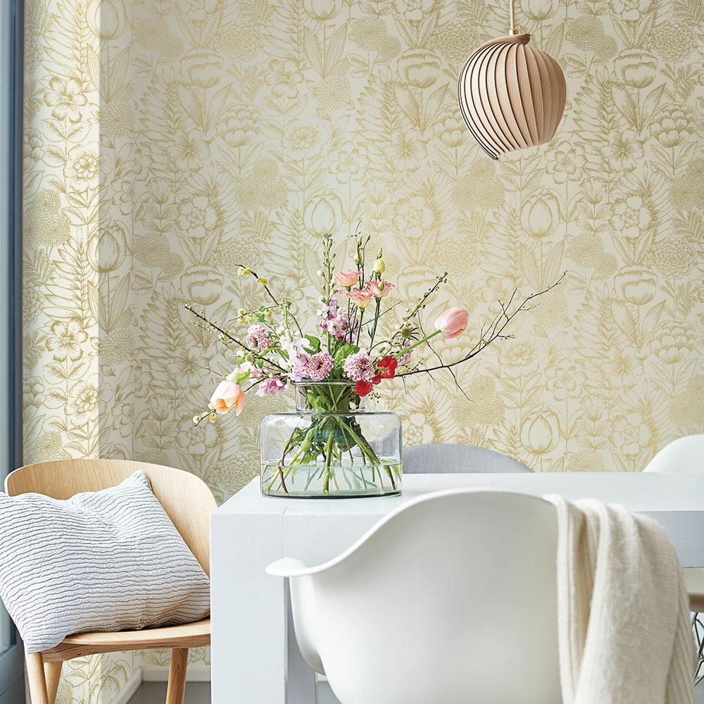 Tempaper Homestead Floral Vintage Metallic Gold Peel and Stick Wallpaper, 20.5" x 16.5'