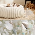 thumbnail image 2 of Funda de forro polar de pana para gatos Bedsure Donut, lavable, crema, 2 of 8