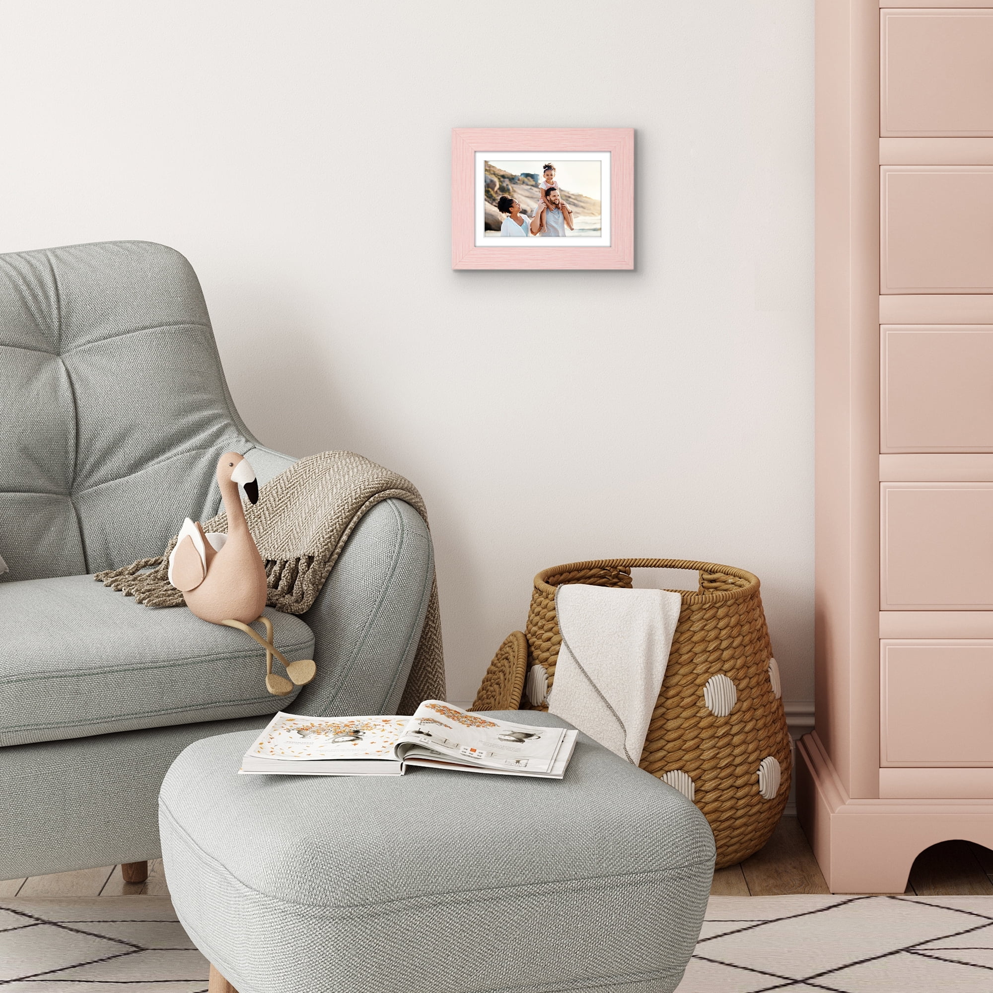 Americanflat 5x7 Picture Frame with Shatter-Resistant Glass Fits 4x6 Photos with Mat Hudson Distressed - Pink