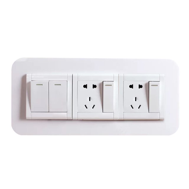 Moyic Pegatina para interruptor, funda protectora de creatividad blanca transparente, decoración de enchufe Simple tridimensional, marco de Decoración del hogar Blanco, tres aperturas 9 cm * 26 cm