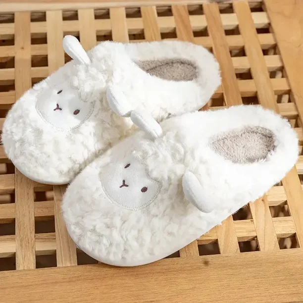 Zapatillas de oveja bonitas antideslizantes con plataforma gruesa de invierno para hombre, sandalias cálidas de algodón con piel para interiores, zapatos de dibujos animados para parejas y mujeres