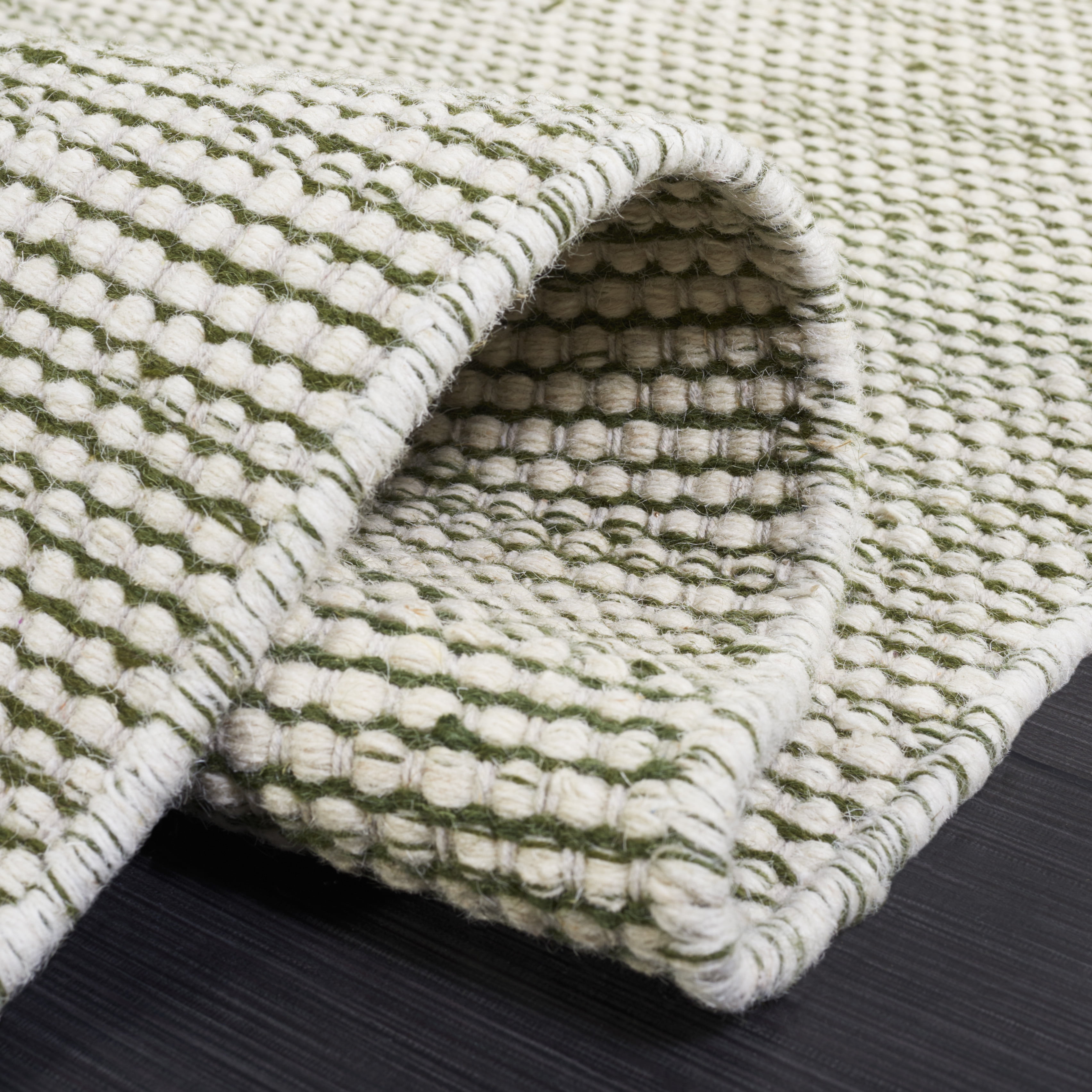 SAFAVIEH Natura Mellony Solid Area Rug, Green/Ivory, 4' x 6'