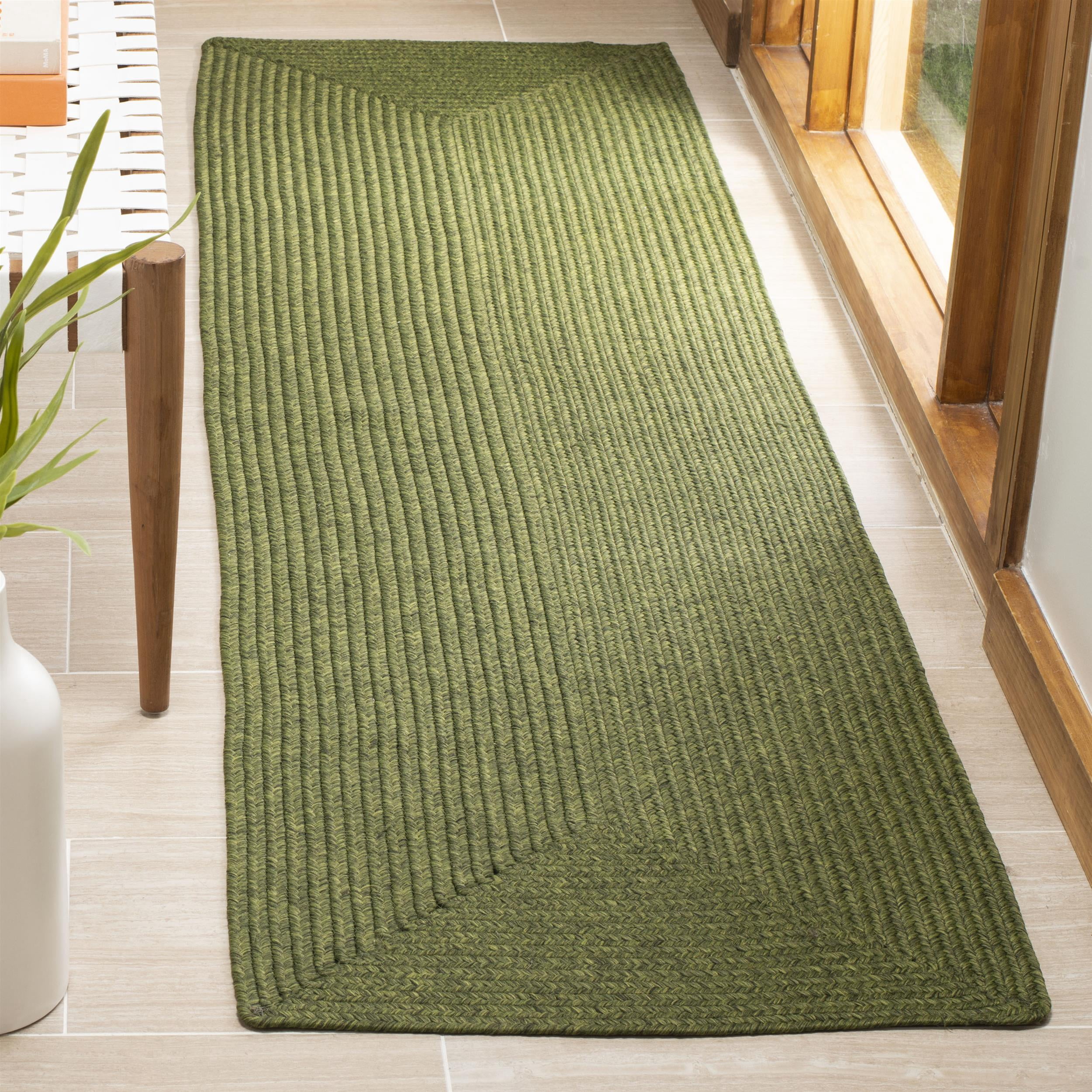 SAFAVIEH Braided Rishika Solid Machine Washable Reversible Runner Rug, Green, 2'3" x 22'