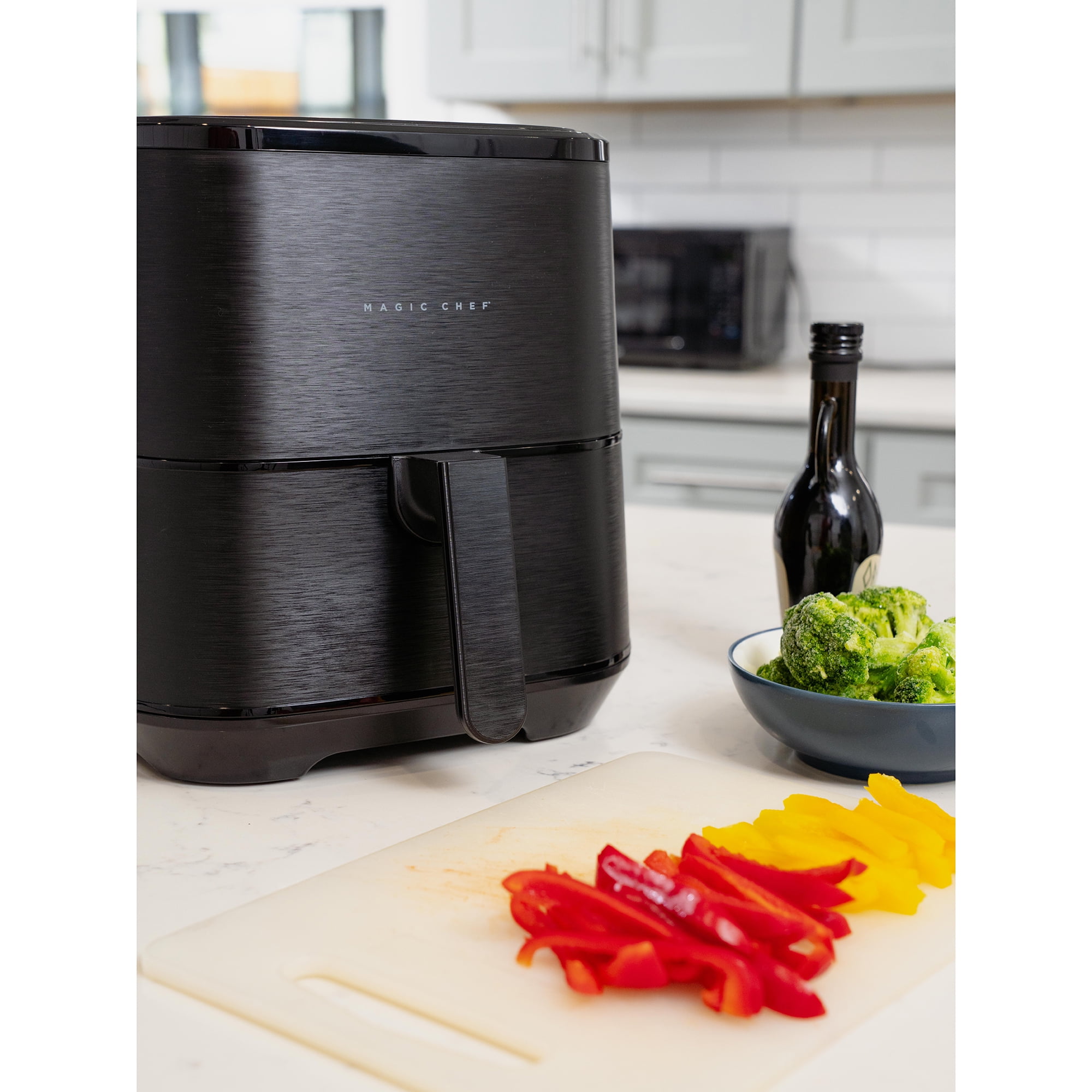 FLIP-UP CONTROL PANEL AIR FRYER