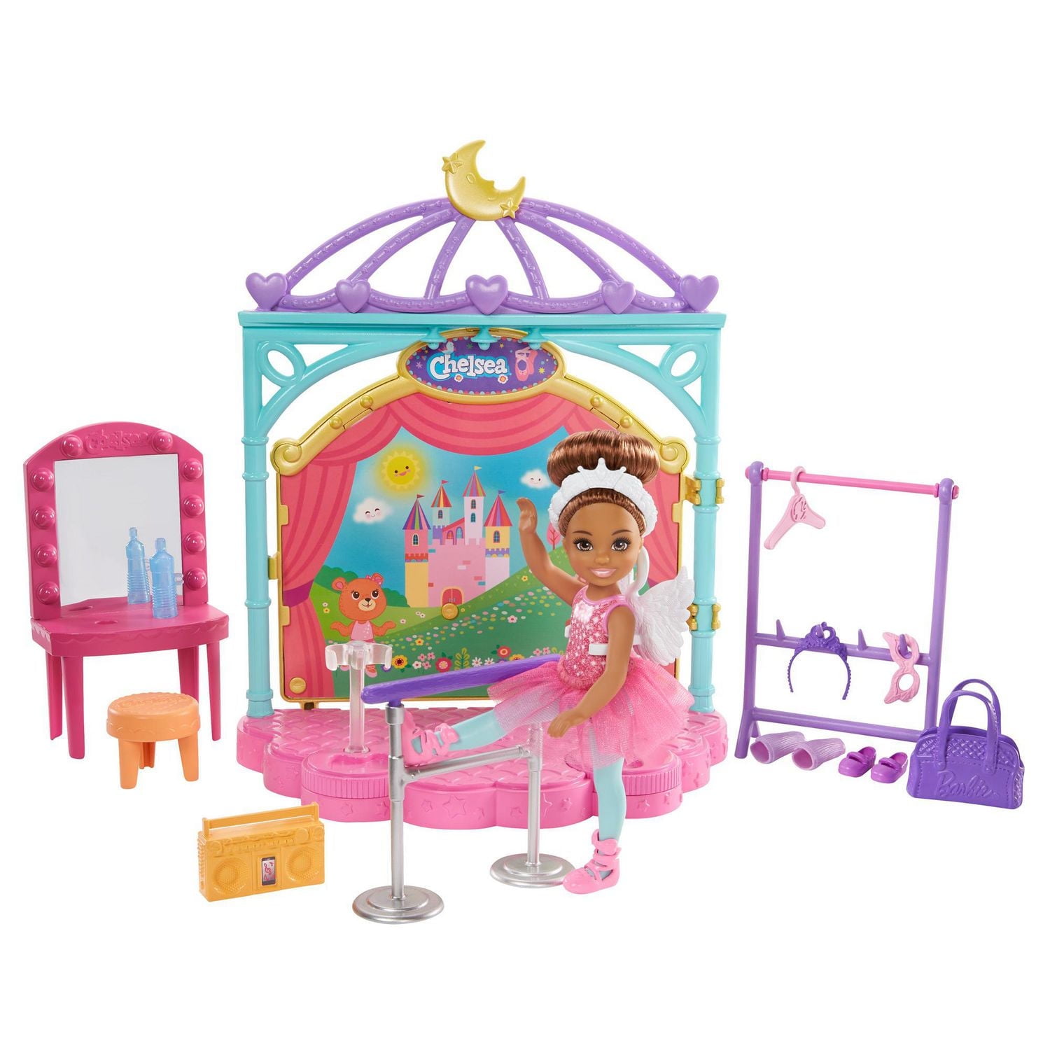 Coffret​ Barbie Club Chelsea version danse classique avec poupée Chelsea brune de 15 cm, scène modulable et accessoires dont une barre de danse et une tenue, cadeau pour enfants de 3 à 7 ans