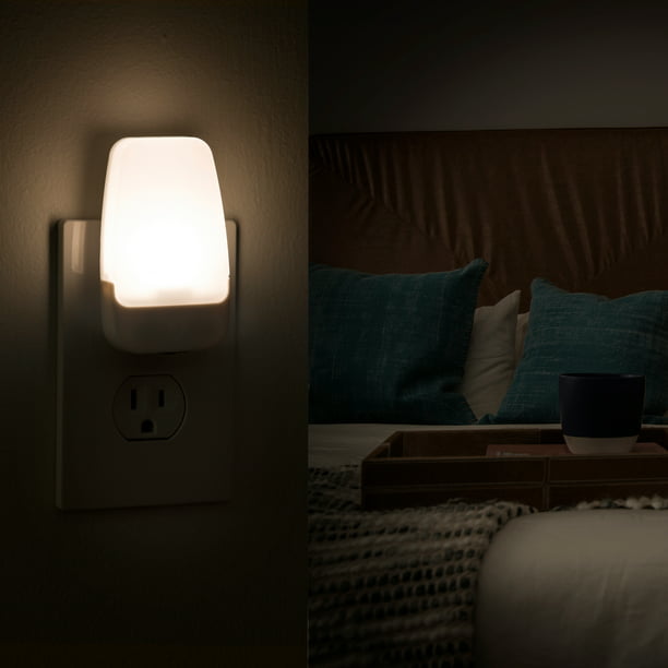 Automatic Plug-In Night Light, Light Sensing, 2-Pack