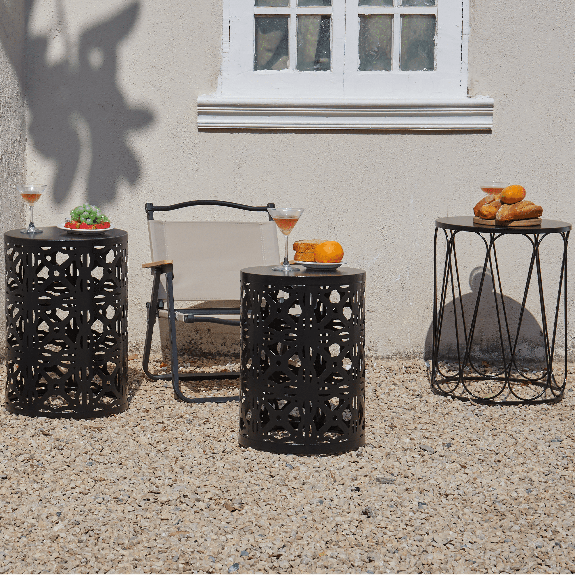 Y&M Set of 3 Garden Black Accent Decorative Stool, Nesting Metal Round Coffee Table, Black End Tables, Heavy Duty Meta Plant Stand Decorative Garden Stool, Outdoor Multifunctional Use