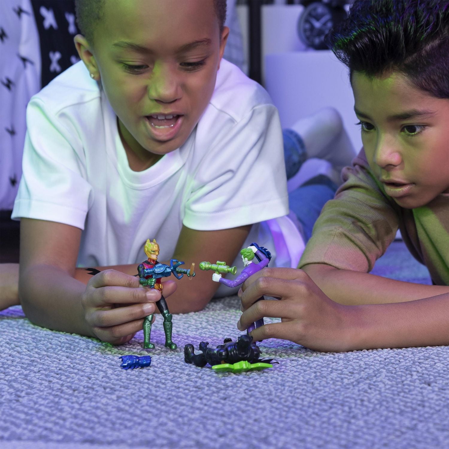 BATMAN, 4-Inch Guardian ROBIN Action Figure with 3 Mystery Accessories, Mission 2