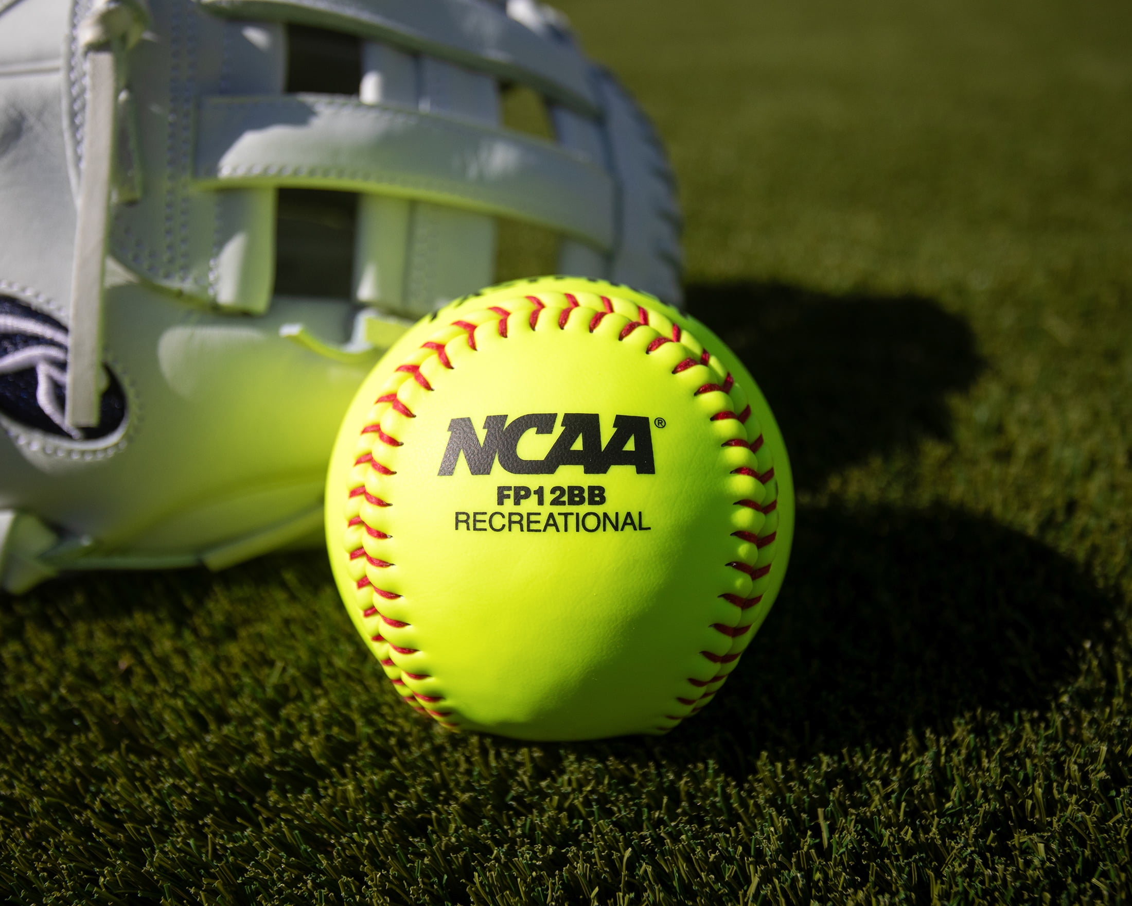(2 pack) Rawlings | NCAA Recreational Fastpitch Softball 12IN | 12U+ | 1 Count