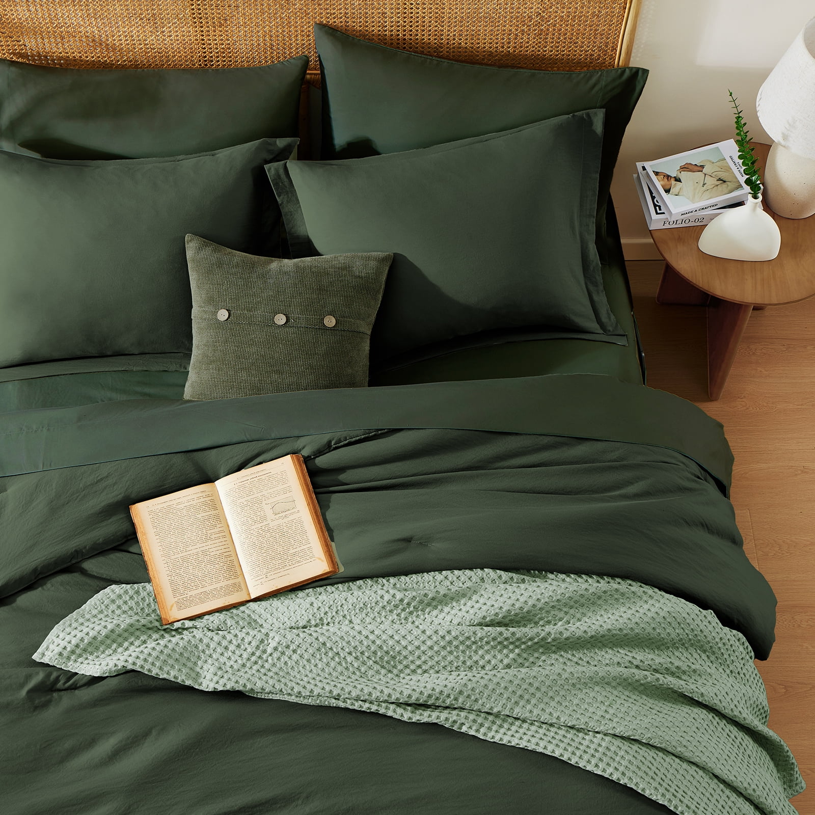 Amberspace Prewashed fabric 7-piece Bed in a Bag Comforter Set with Sheets,Dark green,Queen