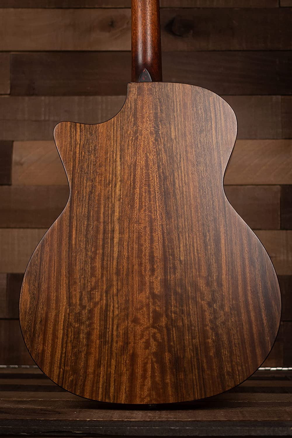 Eastman AC222CE Acoustic/Electric with Bag, Natural