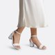 thumbnail image 5 of Sandalia DREAM PAIRS Carnival Blanca con Punta Abierta y Tacón Cuadrado, 5 of 7