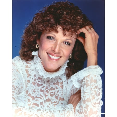 Linda Lavin in White Gown Photo Print (24 x 30) | Walmart Canada