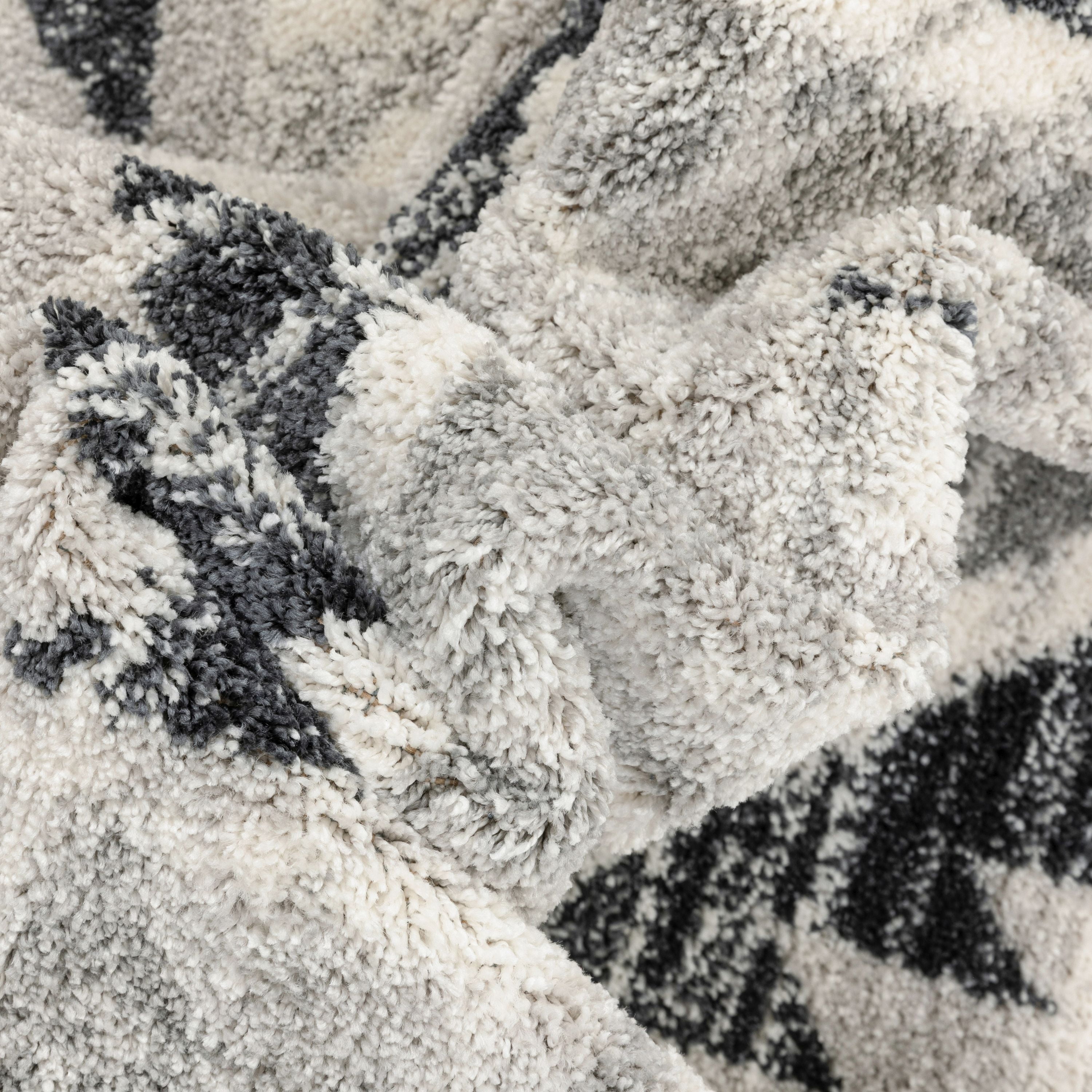 Well Woven Malfi Pisa Grey Aztec Tribal Southwestern 5'3" x 7'3" Distressed Area Rug
