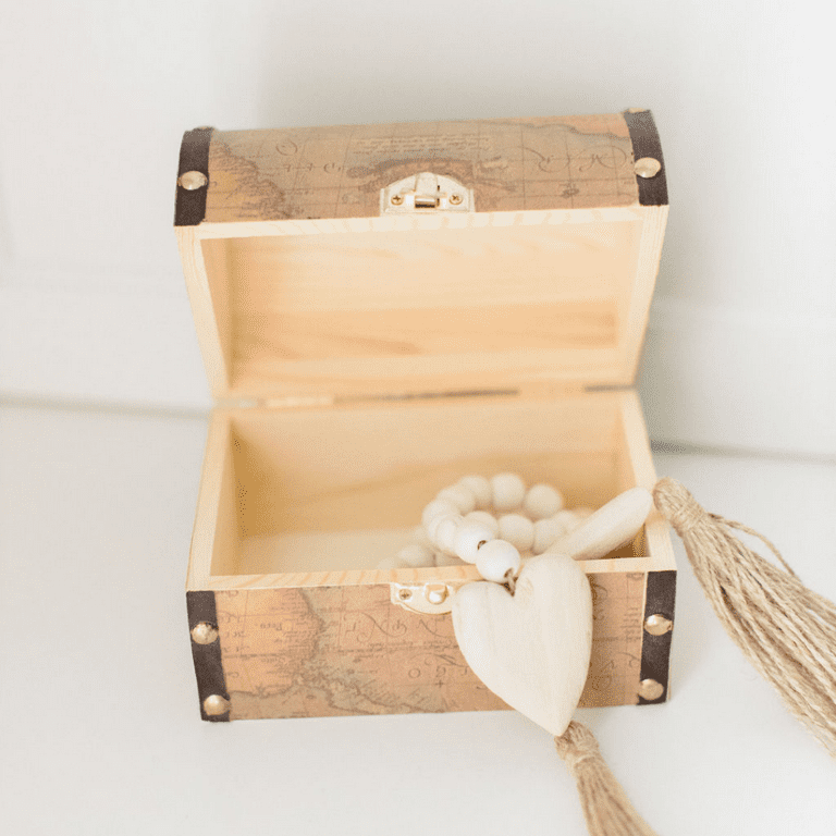 Unfinished Wood Box with Lid, Treasure Chest (2.7 x 2.7 x 1.6 in, 12  Pieces)