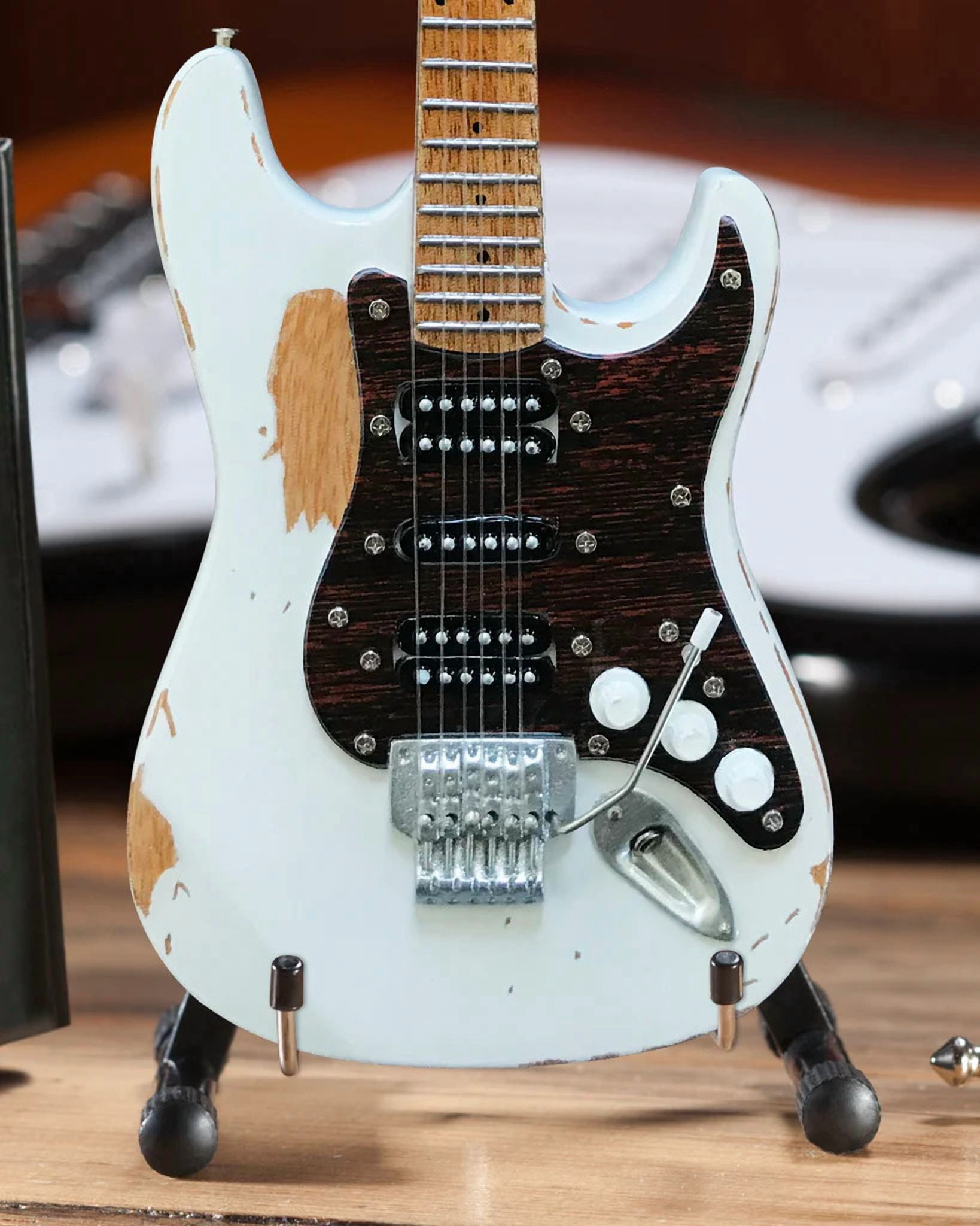 Fender Stratocaster Vintage White 10 Inch Miniature Guitar Replica