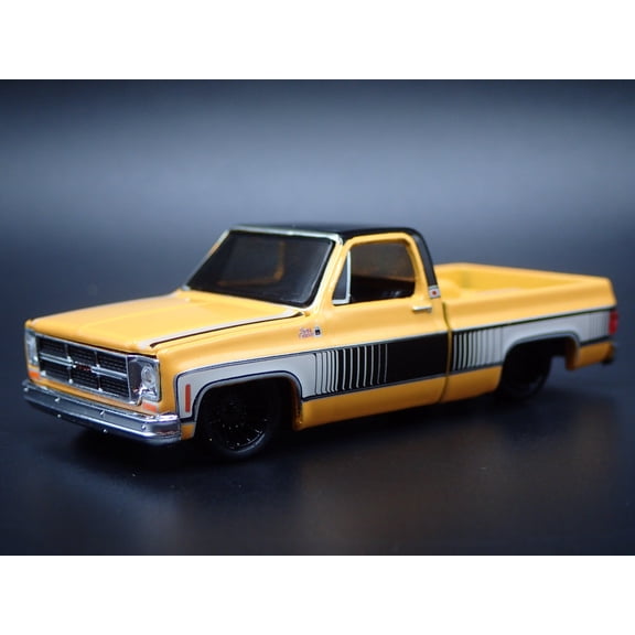 Open Box 1976 76 GMC SIERRA GRANDE 15 PICKUP TRUCK SQUAREBODY ORANGE 1/64 SCALE MODEL CAR