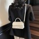 thumbnail image 3 of Bolso de mano con bordado de diamantes de alta calidad para mujer, nuevo estilo de primavera 2025, moderno bolso cuadrado pequeño informal para ir al trabajo, 3 of 5
