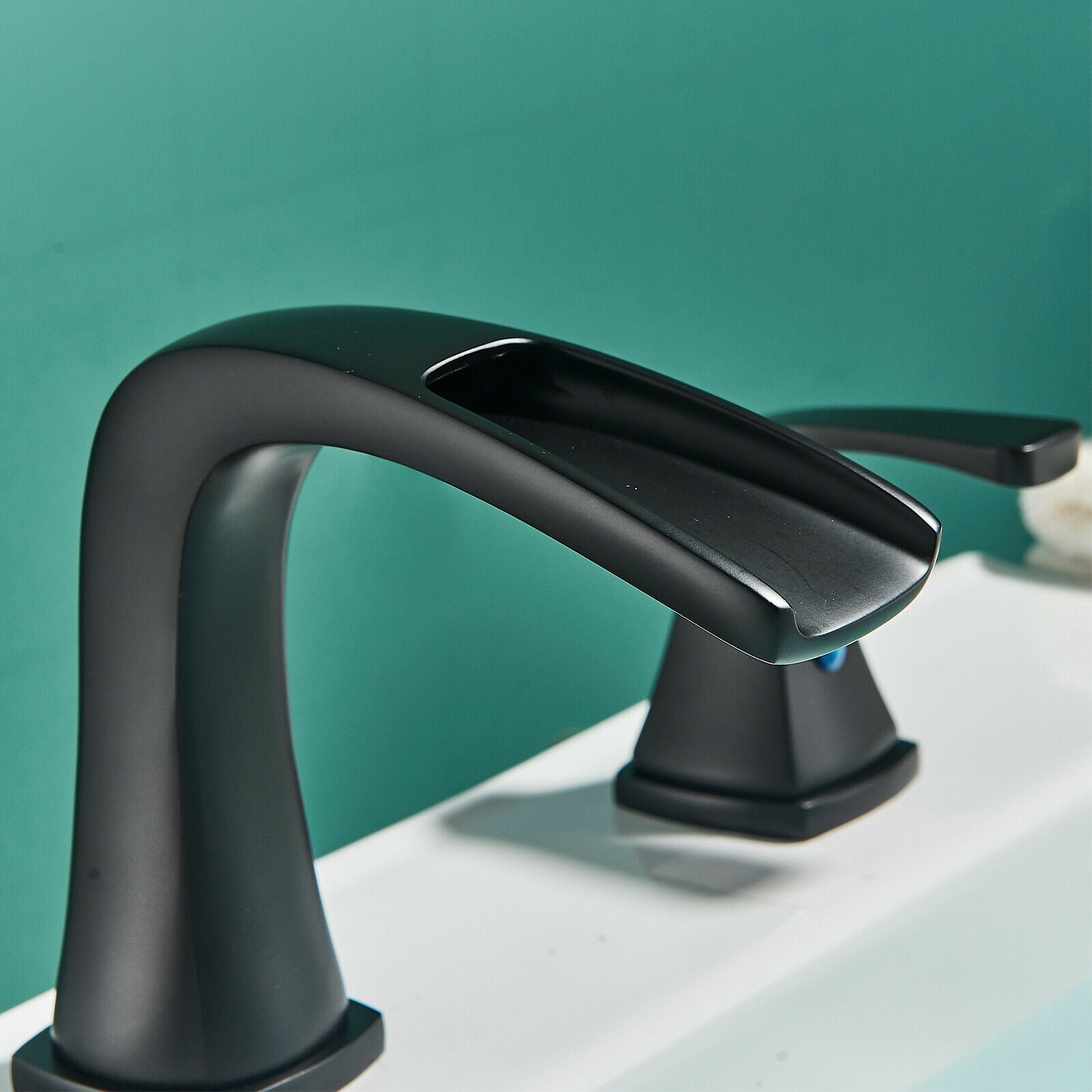 Zovajonia Matte Black 8 "Widespread Bathroom Faucet Basin 3 Hole Waterfall Vanity Sink Mixer Tap