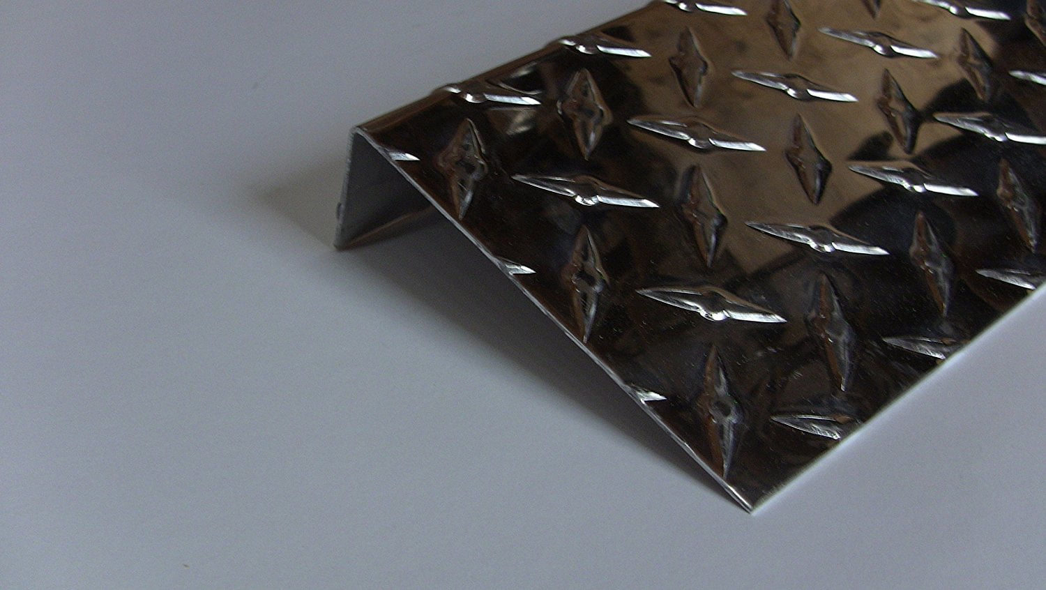 Aluminum Diamond Plate Angle .062 x 1.5 x 2.5 x 48 in 3003 UAAC 