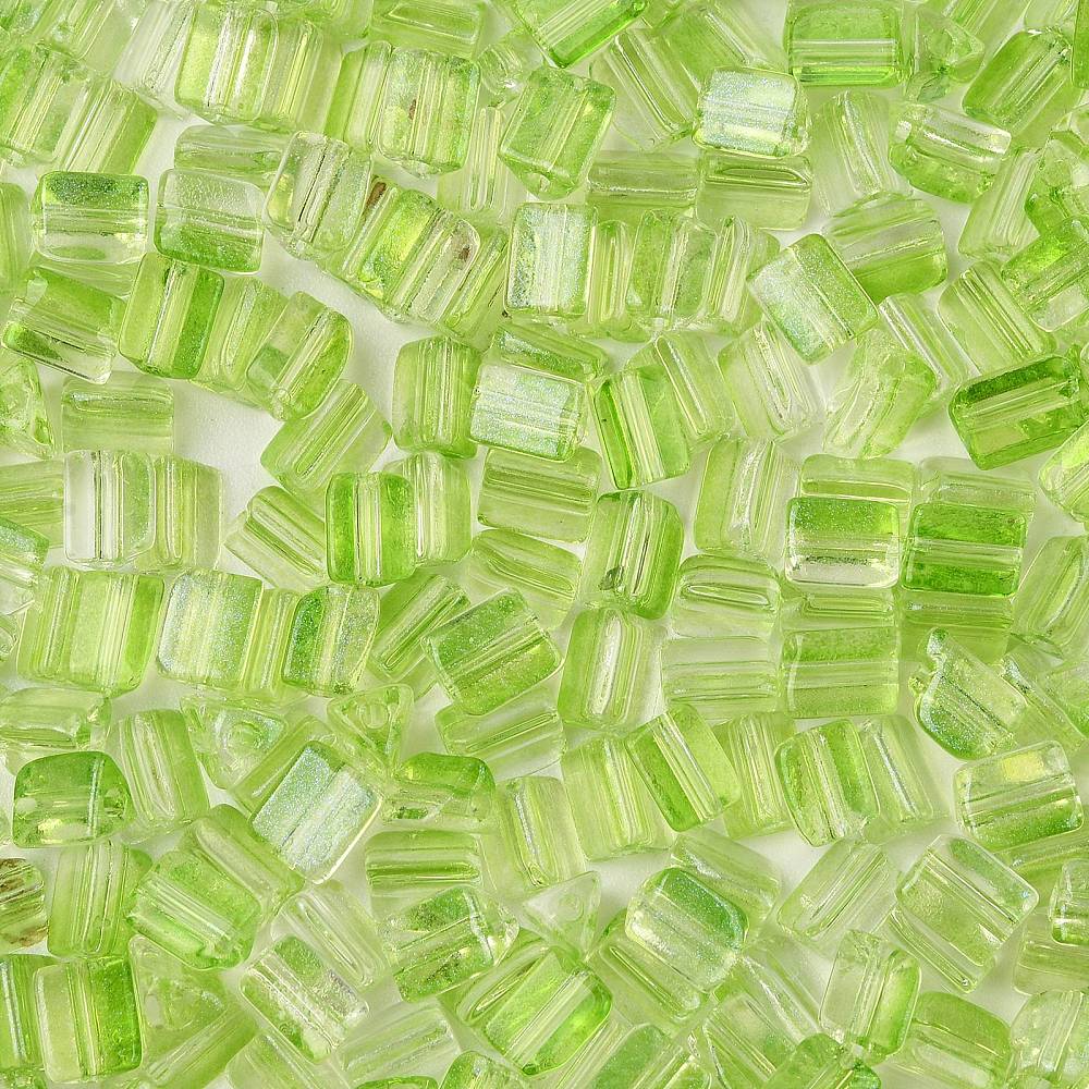 Transparent Spray Painted Glass Seed Beads Triangle Lawn Green 6x5x4.3mm Hole: 1.2mm about 2368pcs/pound