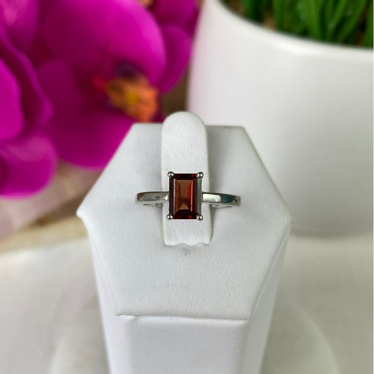 Rectangle garnet shop ring