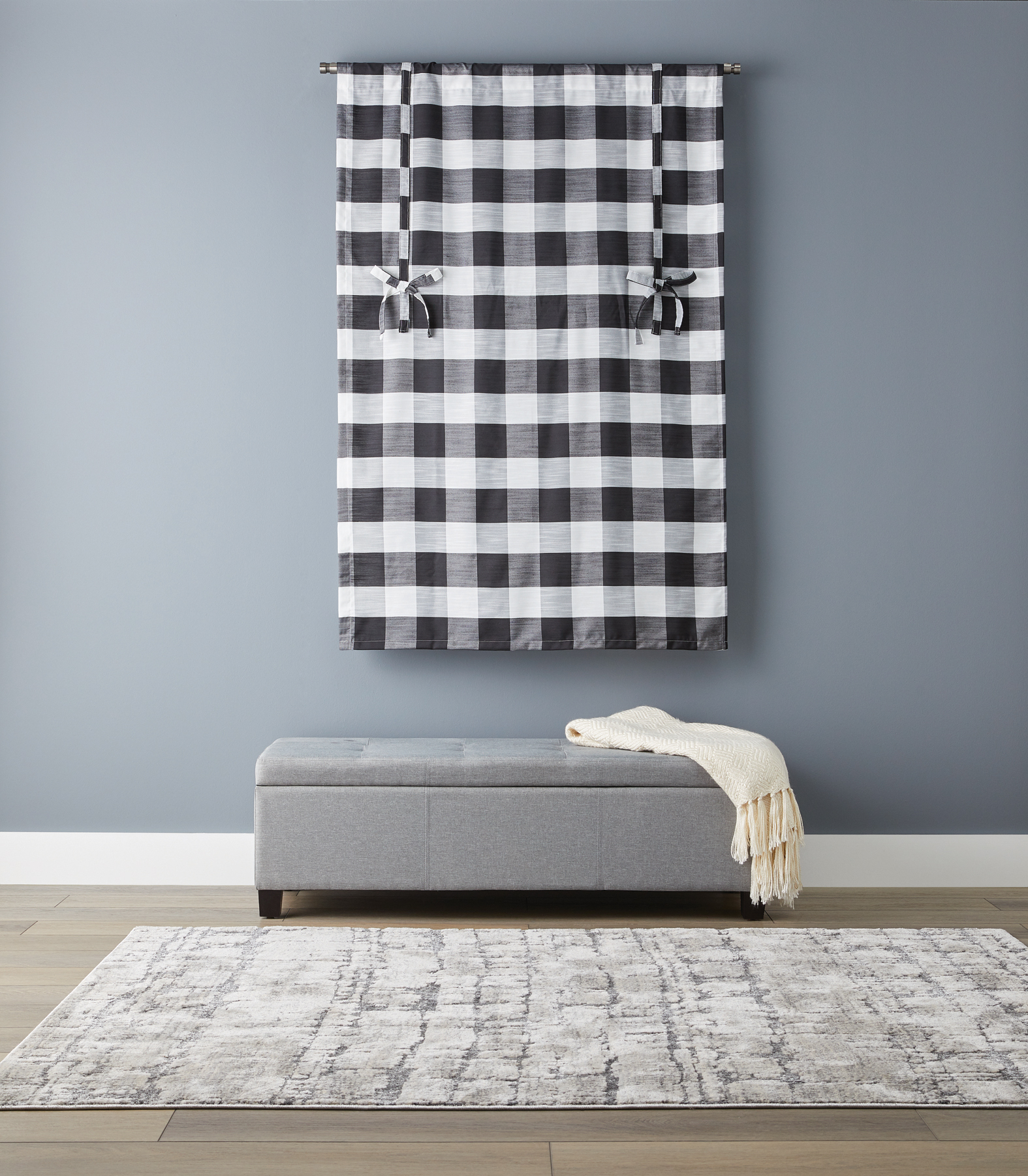 Better Homes & Gardens Black/White Balloon Shade Light Filtering Rod Pocket Curtain Panel, 42" x 63"