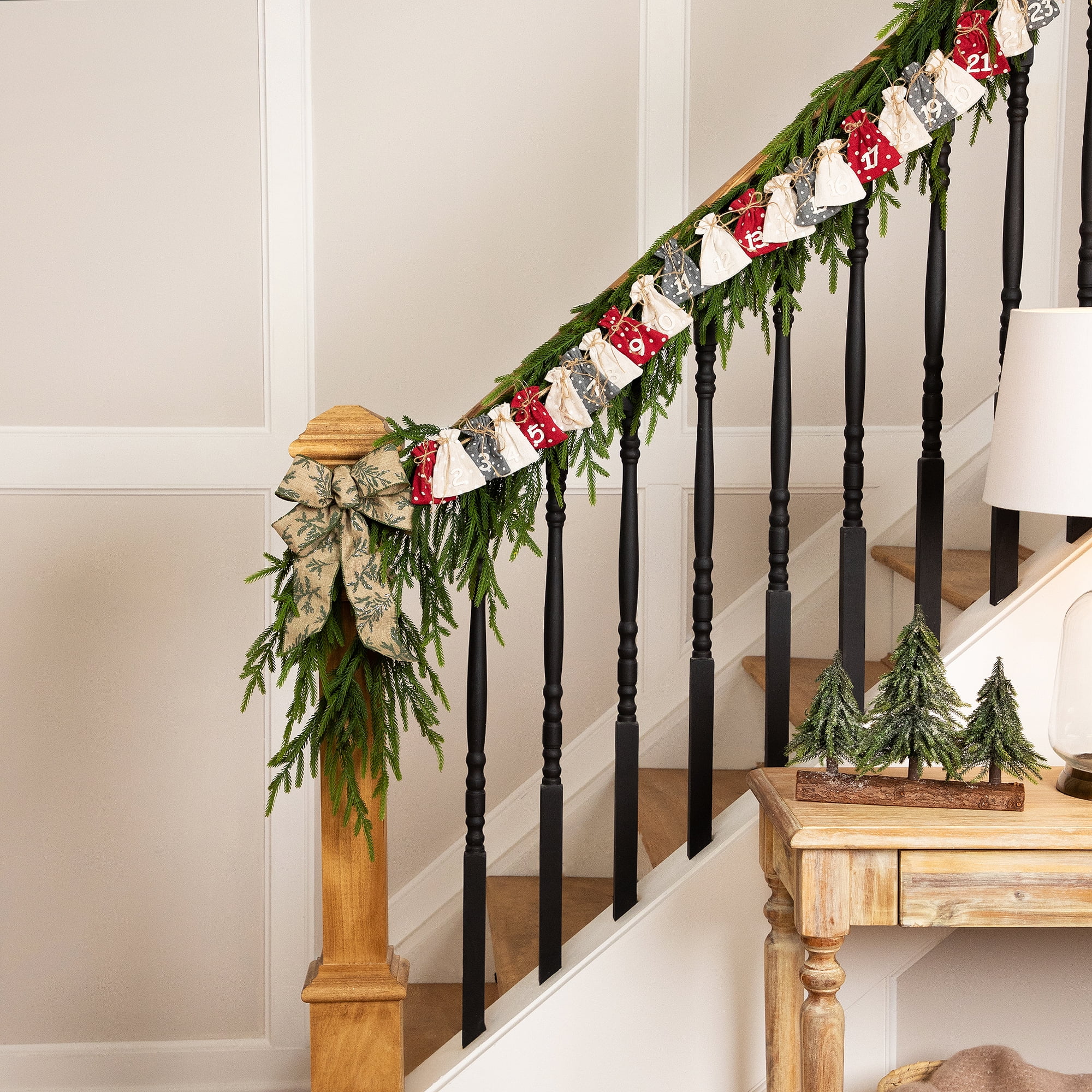 Count Down to Christmas Gift Bags Garland - 6.5'