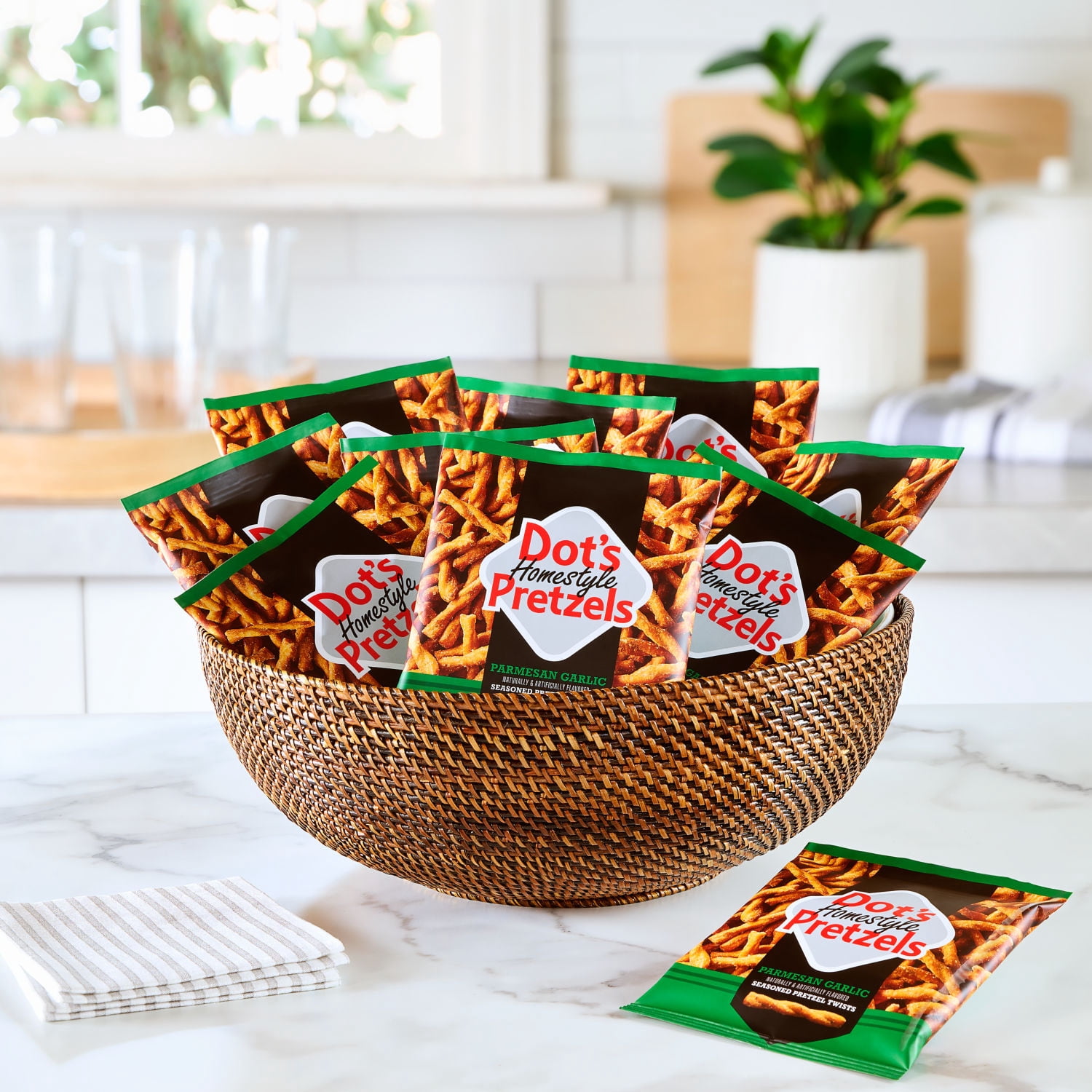(4 pack) DOT'S Homestyle Pretzels Parmesan Garlic Flavored Seasoned Pretzel Twists Bags, 1 oz (10 Count)