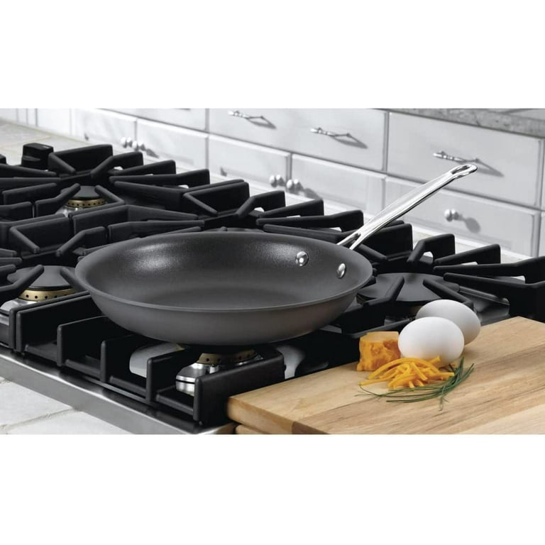 Cuisinart 622-36H Chef's Classic Nonstick Hard-Anodized 14-Inch Open  Skillet with Helper Handle, Black