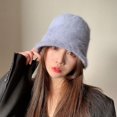 thumbnail image 1 of Gorro de piel de conejo para mujer, otoño e invierno, gorro de pescador de felpa que combina con todo, sombrero de cubo pequeño, gorro de lavabo japonés cálido de estilo coreano (azul) Rojo Verde Cocina, Decoración y Otros, 1 of 3
