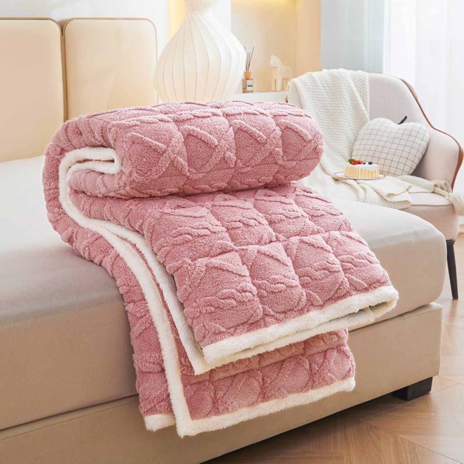 Thick Velvet Mattress Pad Quilted Flannel Mattress Topper Non Slip Bottom Soft Warm Foldable Bed Pad Polyester Fiber Washable Mattress Protector For Winter Bedding