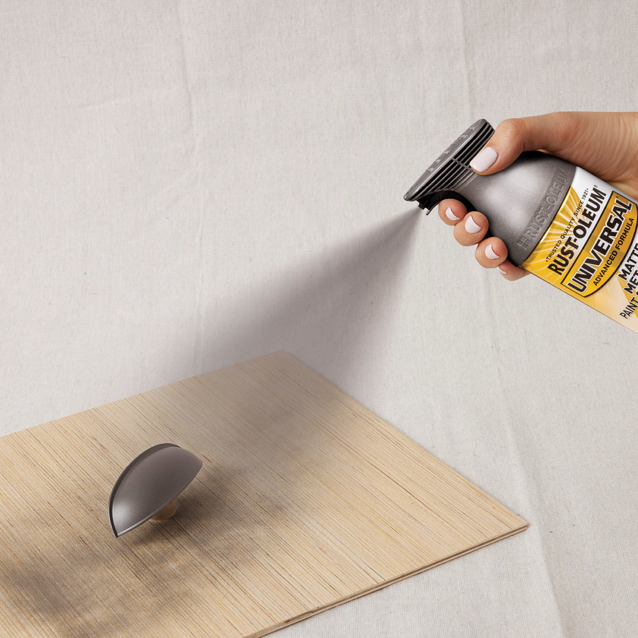 Gunmetal Gray, Rust-Oleum Universal Metallic Paint & Primer Spray Paint-353091, 11 oz