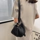 thumbnail image 3 of Bolsa cruzados de hombro plisados ​​a la modade mano de piel sintética para mujer (negro) Likrtyny Para Estrenar, 3 of 9