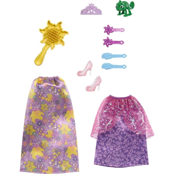 Vêtements et accessoires Raiponce Princesses Disney, avec 3 vêtements, 8 accessoires et figurine Pascal facile à fixer, coffret inspiré du film «Raiponce» («Tangled») - Exclusivité Walmart