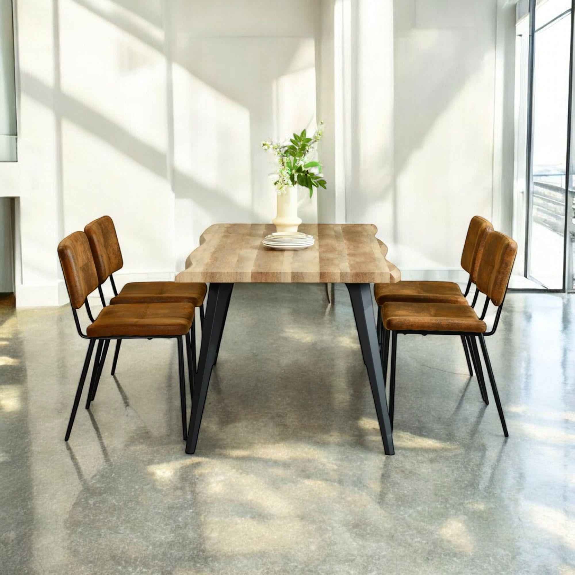 Ensemble table à manger 5 pièces Homy Casa avec plateau en imitation noyer et 4 chaises