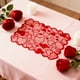thumbnail image 1 of Camino de mesa y mantel individual de encaje con forma de corazón para San Valentín | Tejido de poliéster rojo | Camino de mesa de 180 x 30 cm y mantel individual de 45 x 30 cm | Decoración, 1 of 5