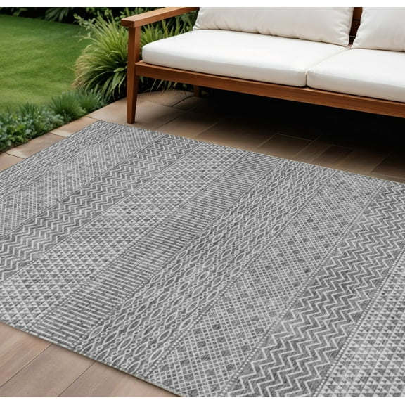 HomeRoots 612266 9 x 12 ft. Gray & Silver Chevron Washable Indoor & Outdoor Rectangle Area Rug