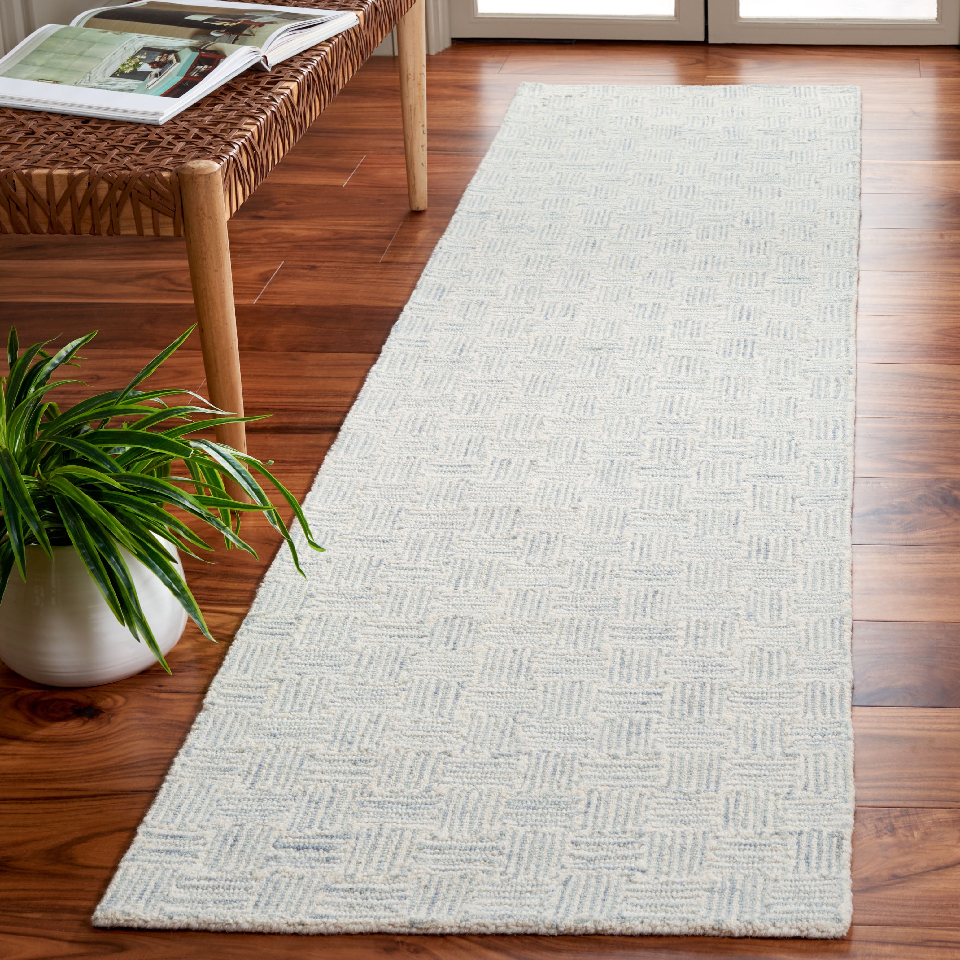 SAFAVIEH Micro-Loop Charlotte Solid Runner Rug, Ivory/Grey, 2'3" x 9'