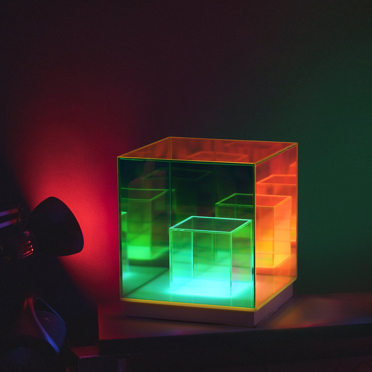 Infinity Cube Lamp: Endless Multicolored Reflections