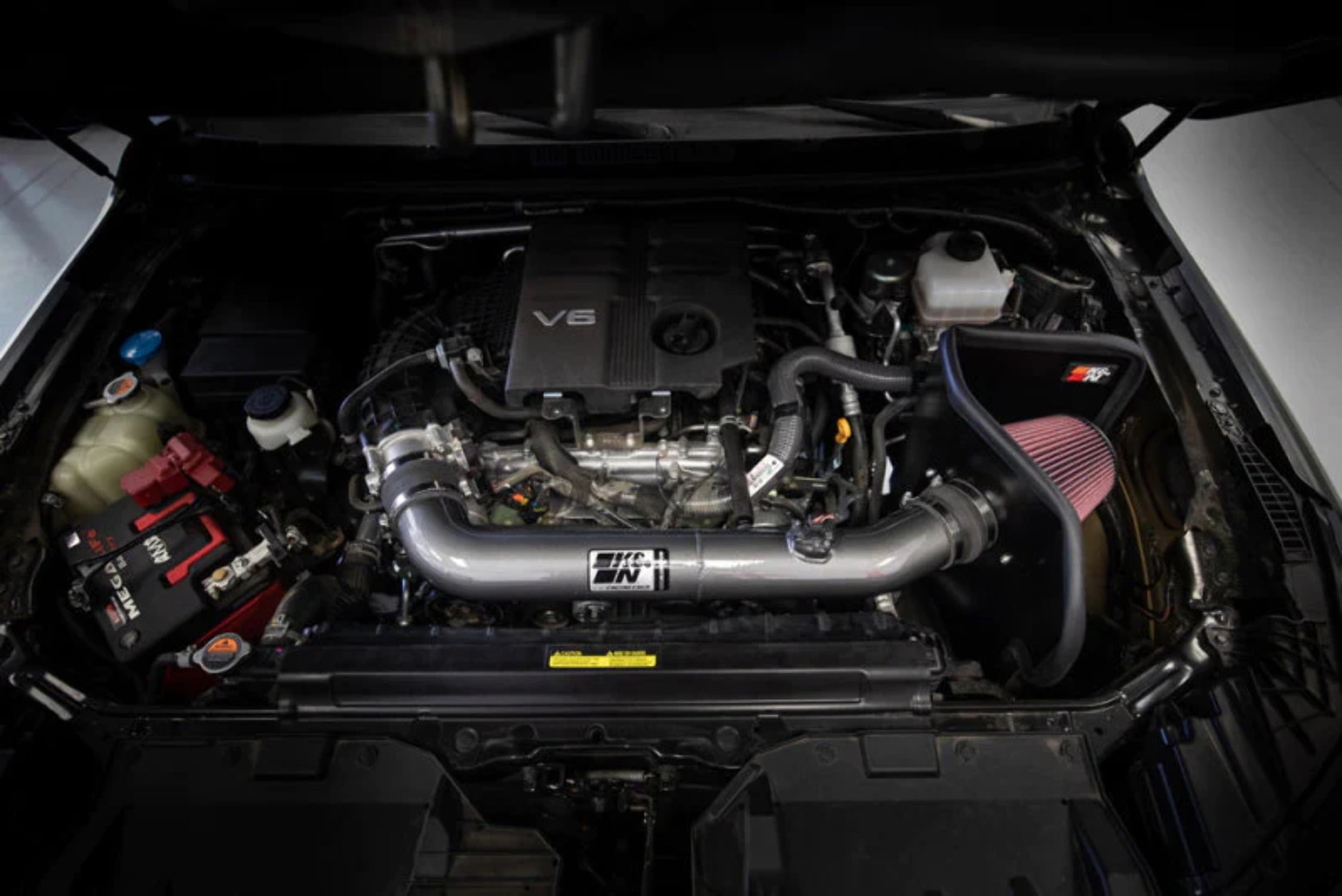 K&N Performance Cold Air Intake System: Easy Installation, Engineered to Maximize Airflow, Boost Horsepower & Torque, 77-6018KC