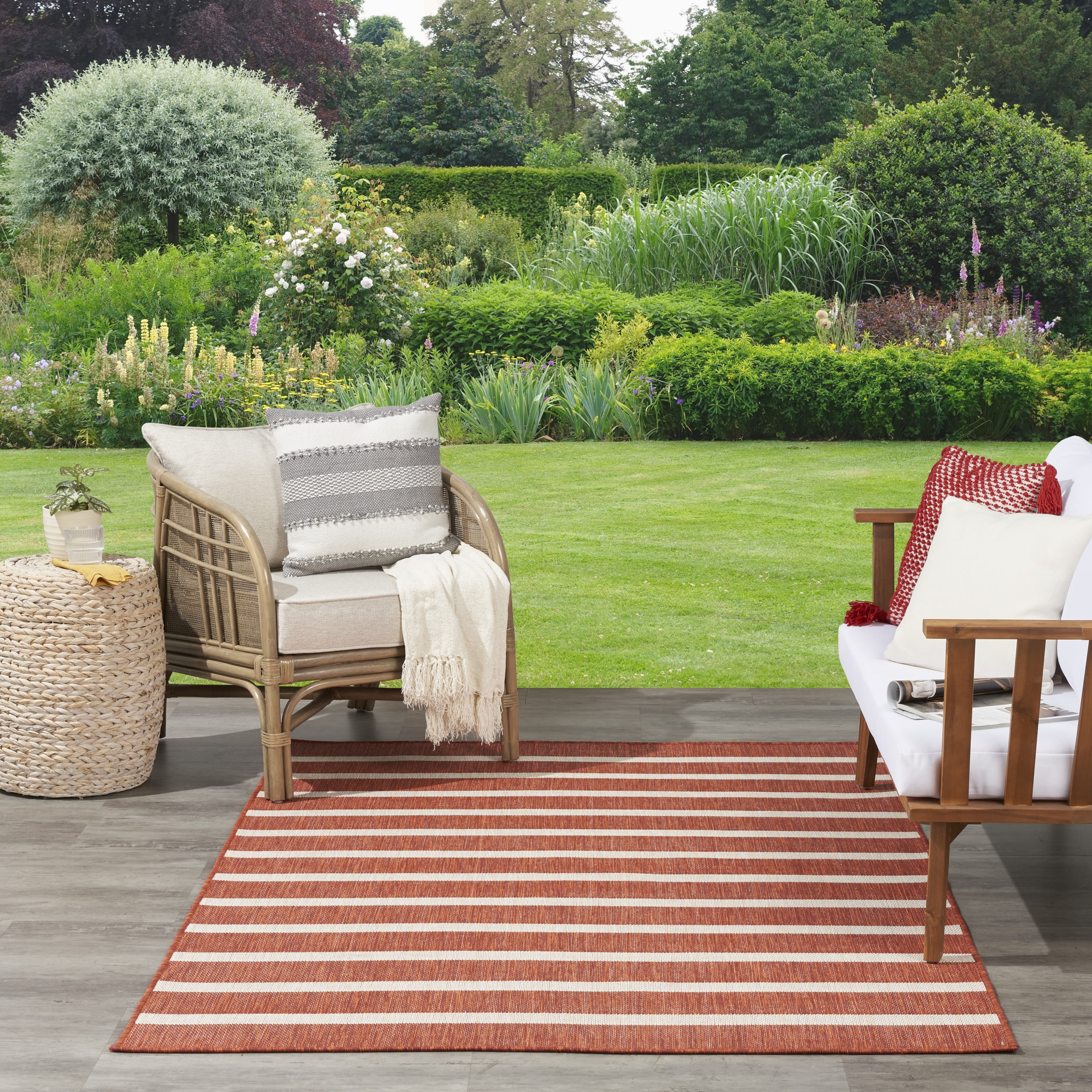 Nourison Positano Indoor/Outdoor Terracotta Ivory 8' x 10' Area Rug (8x10)
